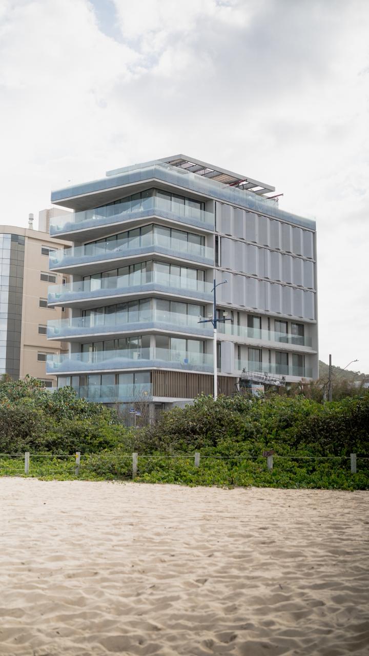 Apartamento no Ed. Bravo by Arthur Casas na Praia Brava em Itajaí