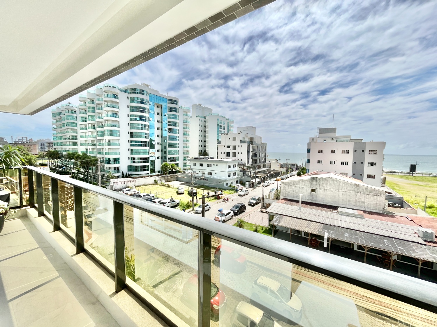 Apartamento no Ed. Surfers Paradise Residence na Praia Brava - foto 7