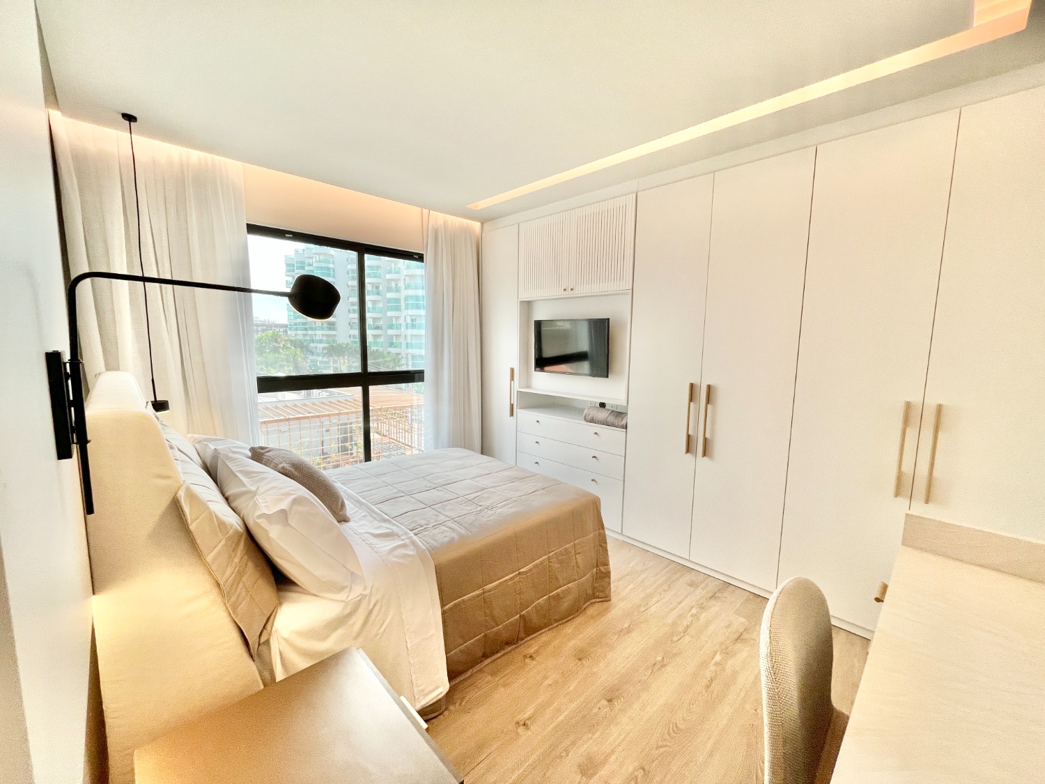Apartamento no Ed. Surfers Paradise Residence na Praia Brava - foto 11