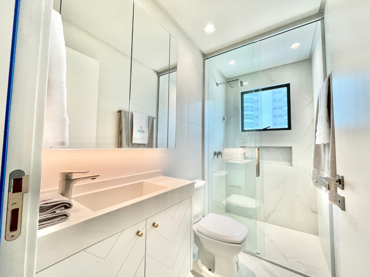 Apartamento no Ed. Surfers Paradise Residence na Praia Brava - foto 18