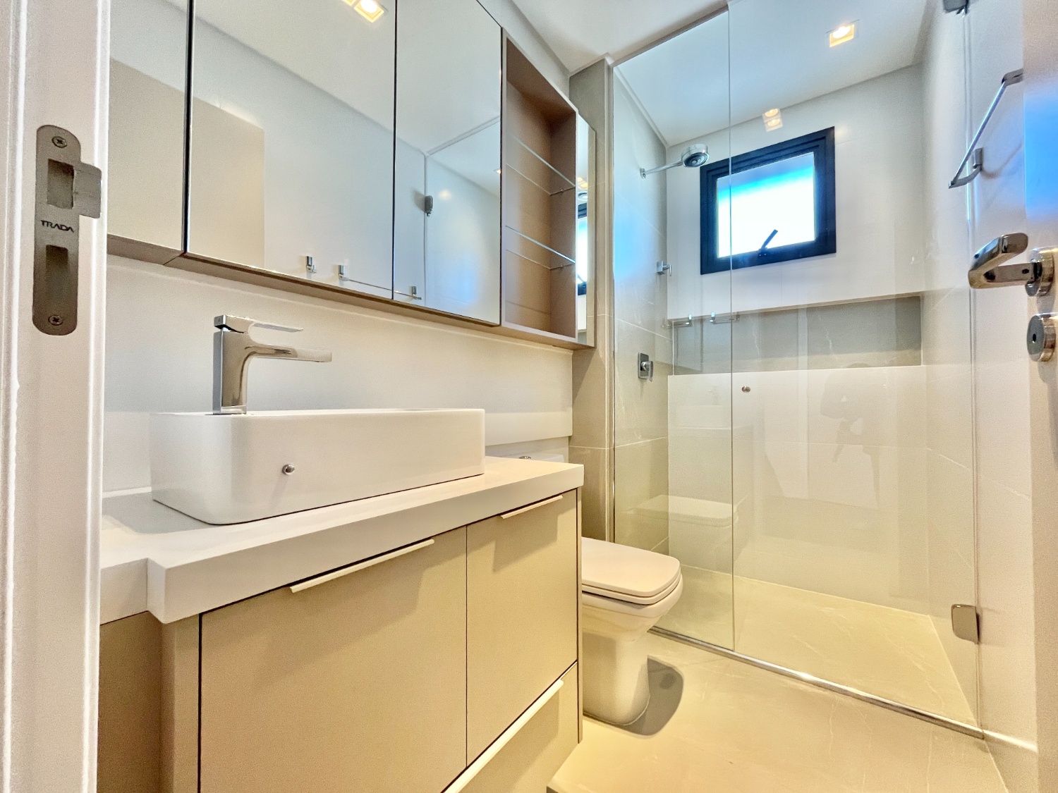 Apartamento no Ed. Mueller Ocean Club em Balneário Camboriú - foto 15