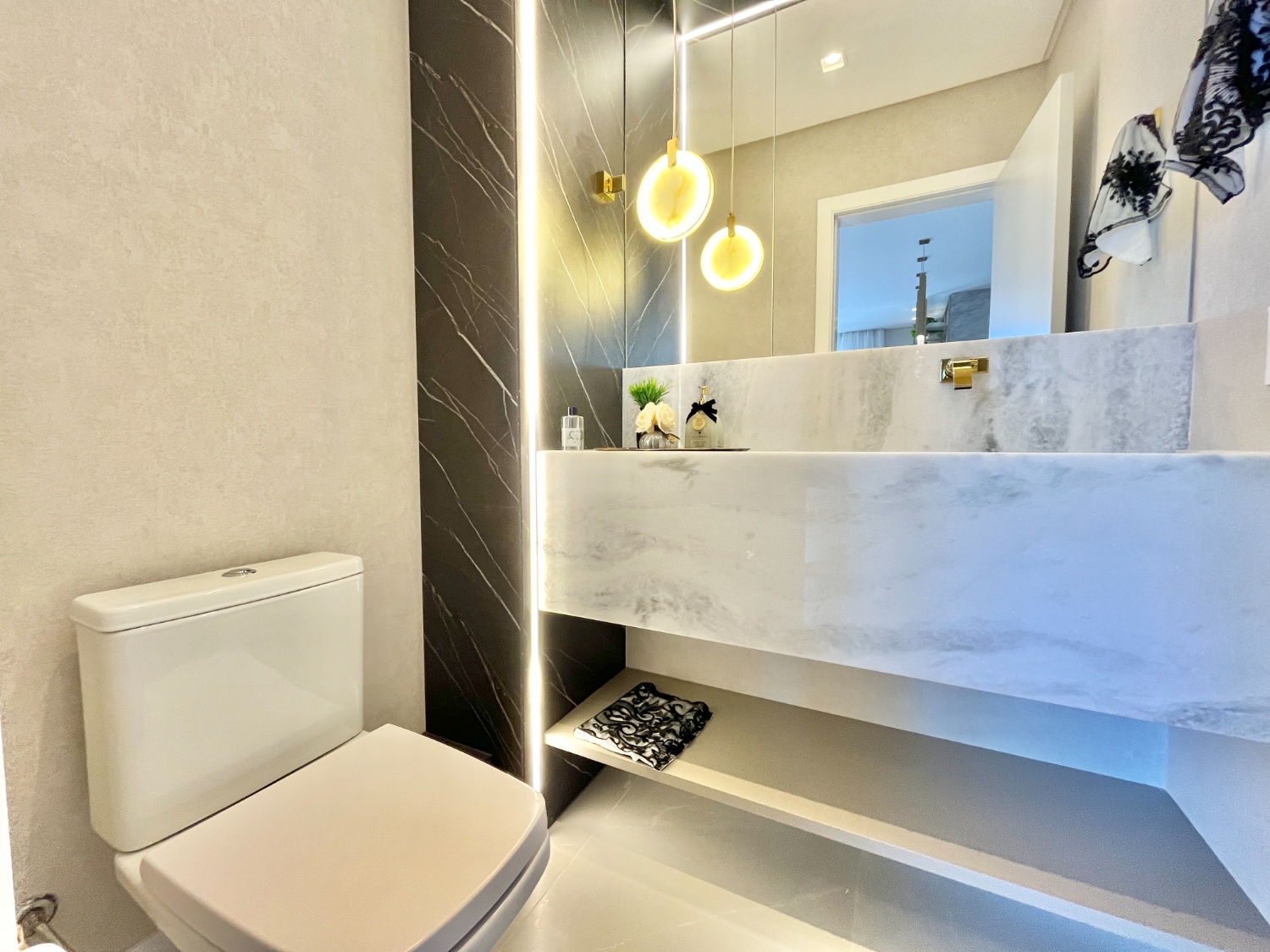Apartamento no Ed. Mueller Ocean Club em Balneário Camboriú - foto 18