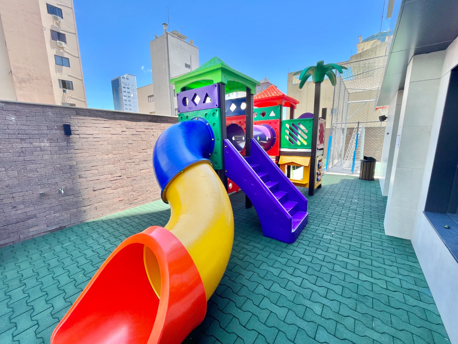 Apartamento no Ed. Mueller Ocean Club em Balneário Camboriú - foto 27