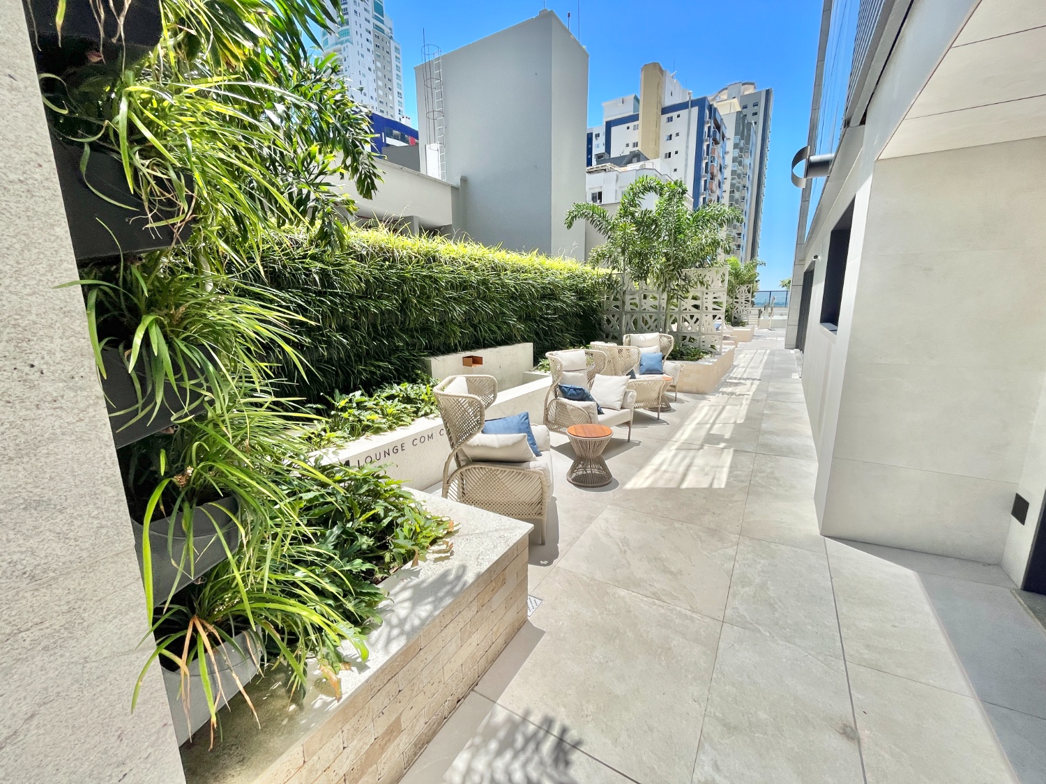 Apartamento no Ed. Mueller Ocean Club em Balneário Camboriú - foto 29