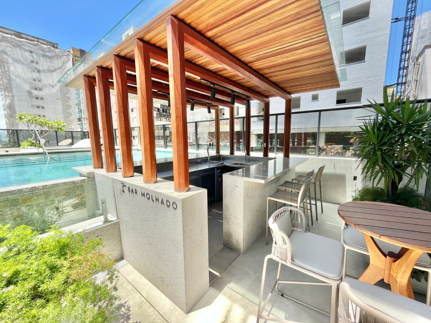 Apartamento no Ed. Mueller Ocean Club em Balneário Camboriú - foto 32