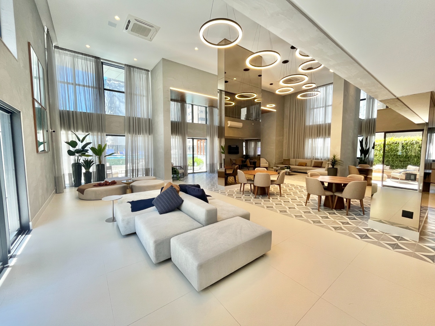 Apartamento no Ed. Mueller Ocean Club em Balneário Camboriú - foto 35