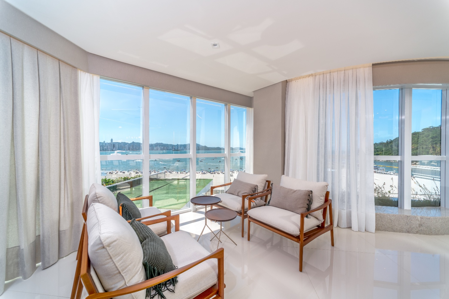 Apartamento no Ed. Ibiza Towers em Balneário Camboriú - foto 5