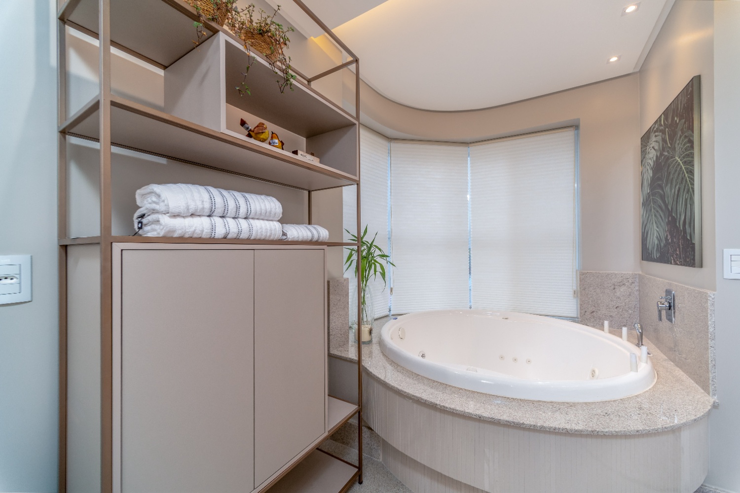 Apartamento no Ed. Ibiza Towers em Balneário Camboriú - foto 30