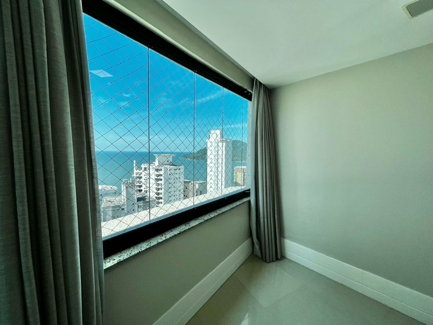 Cobertura Duplex no Ed. Grand Royale em Balneário Camboriú - foto 9