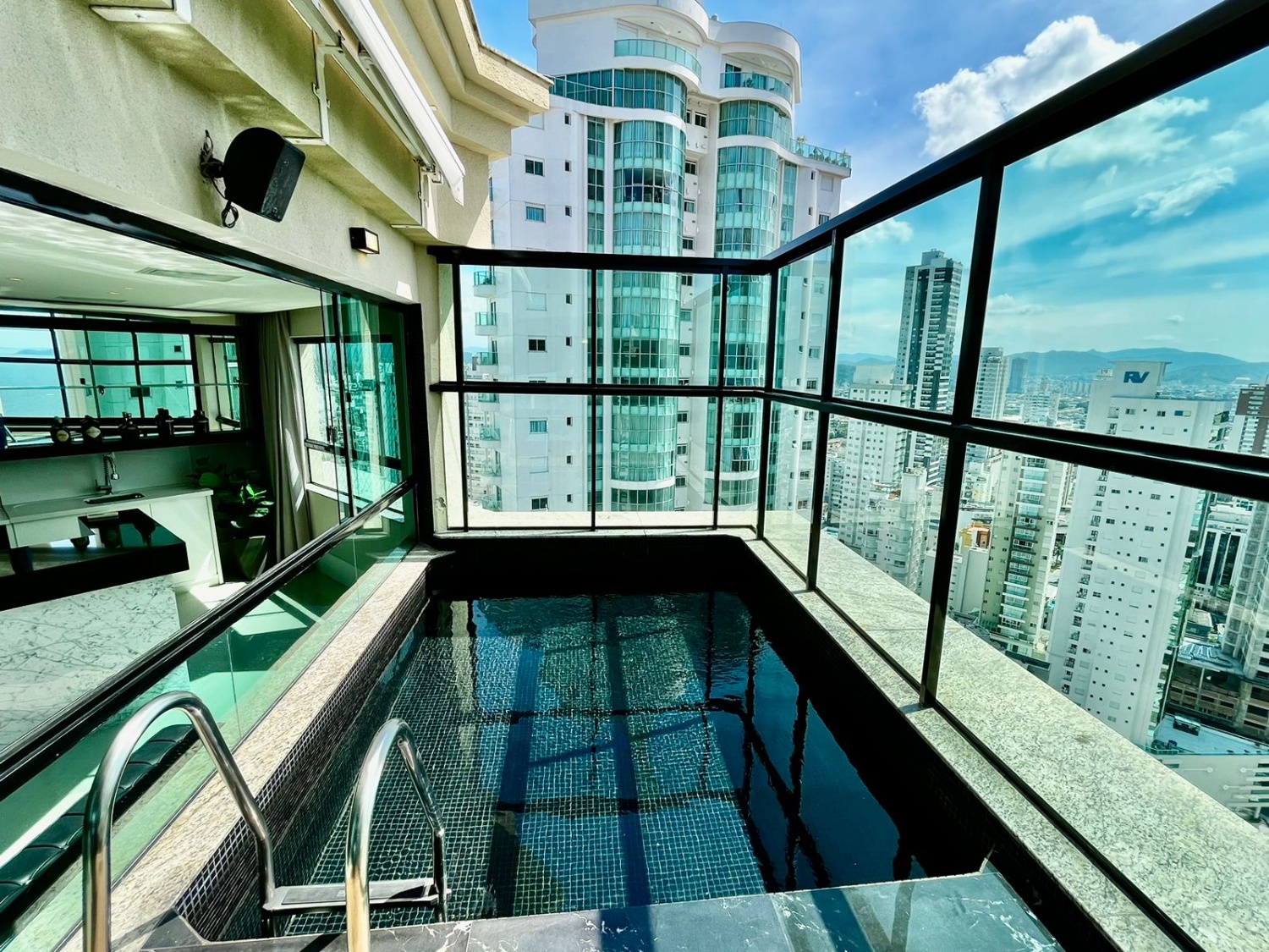 Cobertura Duplex no Ed. Grand Royale em Balneário Camboriú - foto 19