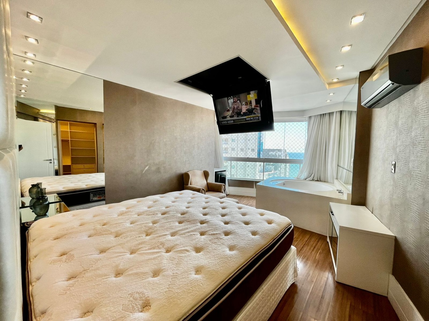 Cobertura Duplex no Ed. Grand Royale em Balneário Camboriú - foto 23