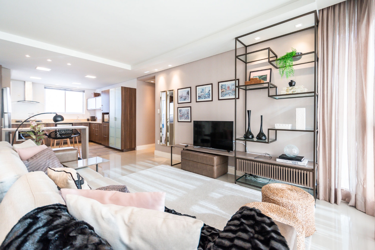 Apartamento no Ed. Palm Beach em Balneário Camboriú - foto 2