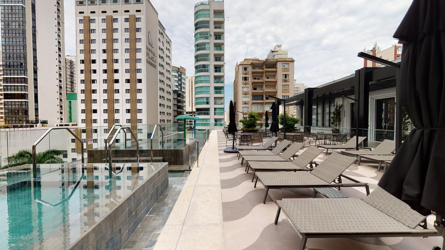 Apartamento no Edifício New York Apartments em Balneário Camboriú - foto 16