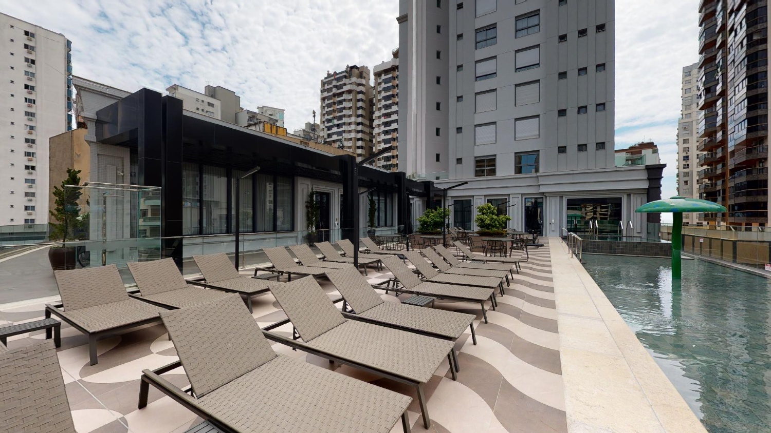 Apartamento no Edifício New York Apartments em Balneário Camboriú - foto 32