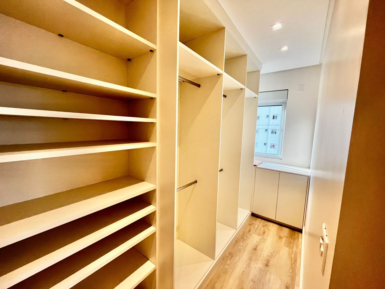 Apartamento no Ed. Solar Gonçalves em Balneário Camboriú - foto 9