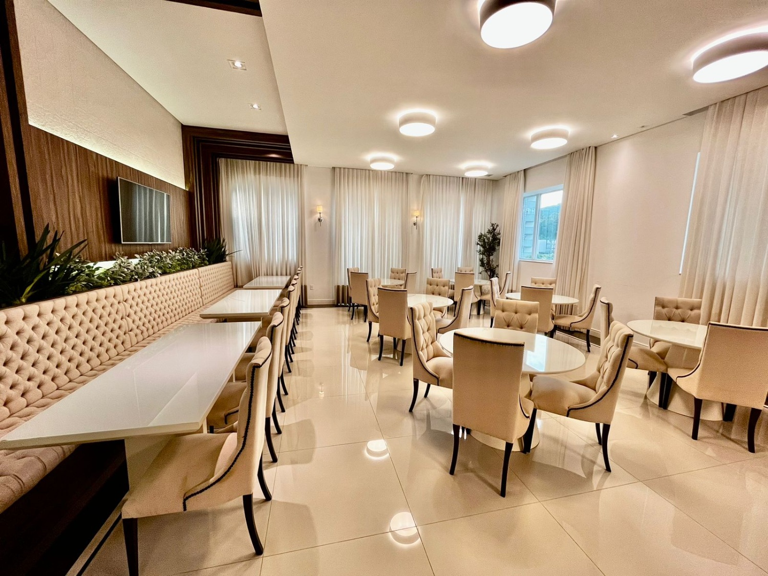 Apartamento no Ed. Solar Gonçalves em Balneário Camboriú - foto 29