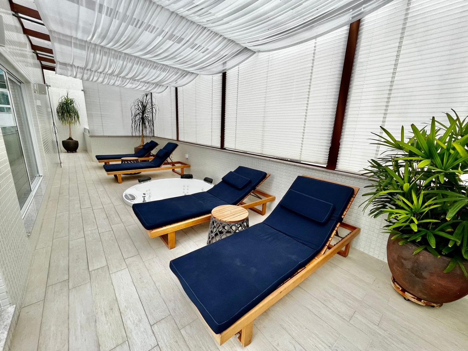 Apartamento no Ed. Solar Gonçalves em Balneário Camboriú - foto 33