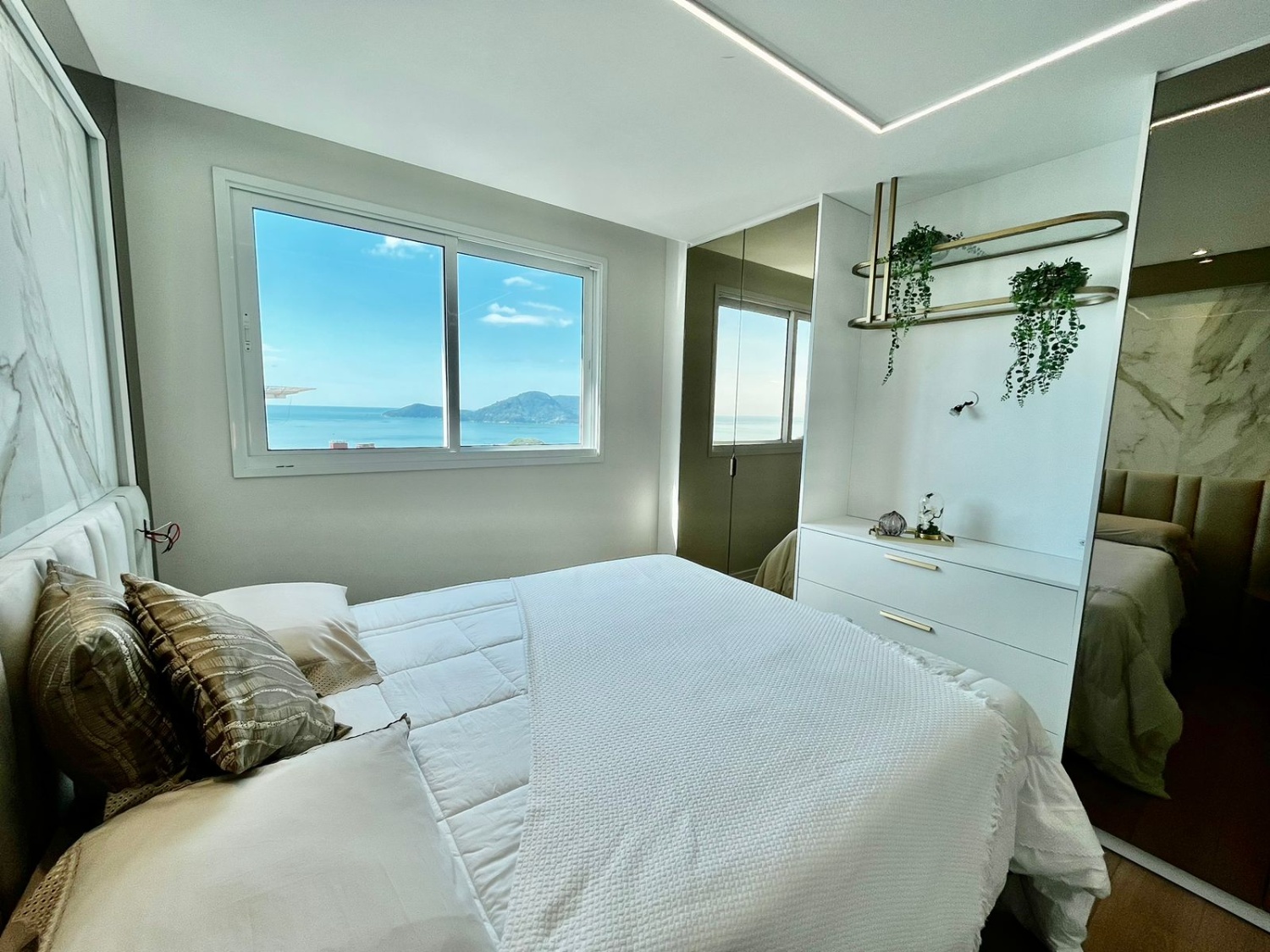 Apartamento no Ed. Olympo Tower em Balneário Camboriú - foto 13