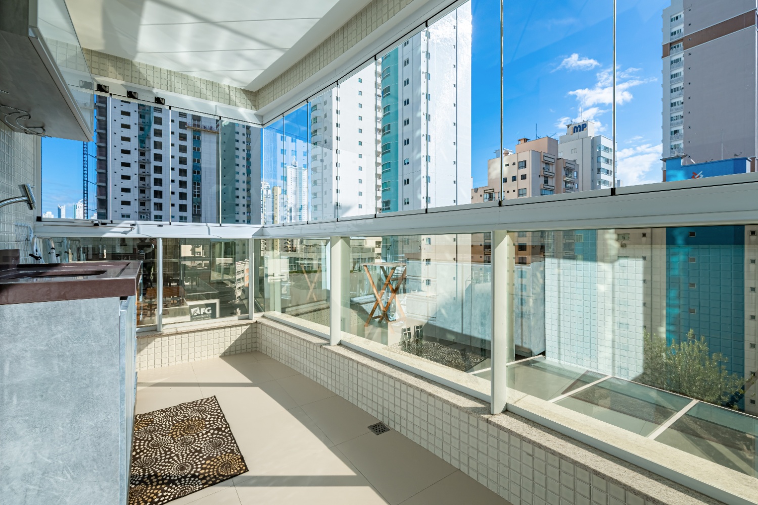 Apartamento no Ed. Solar Gonçalves em Balneário Camboriú - foto 7