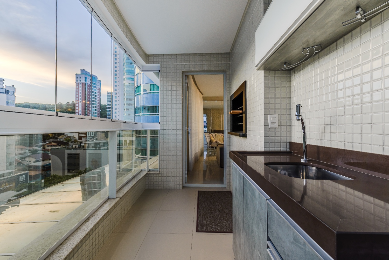 Apartamento no Ed. Solar Gonçalves em Balneário Camboriú - foto 8