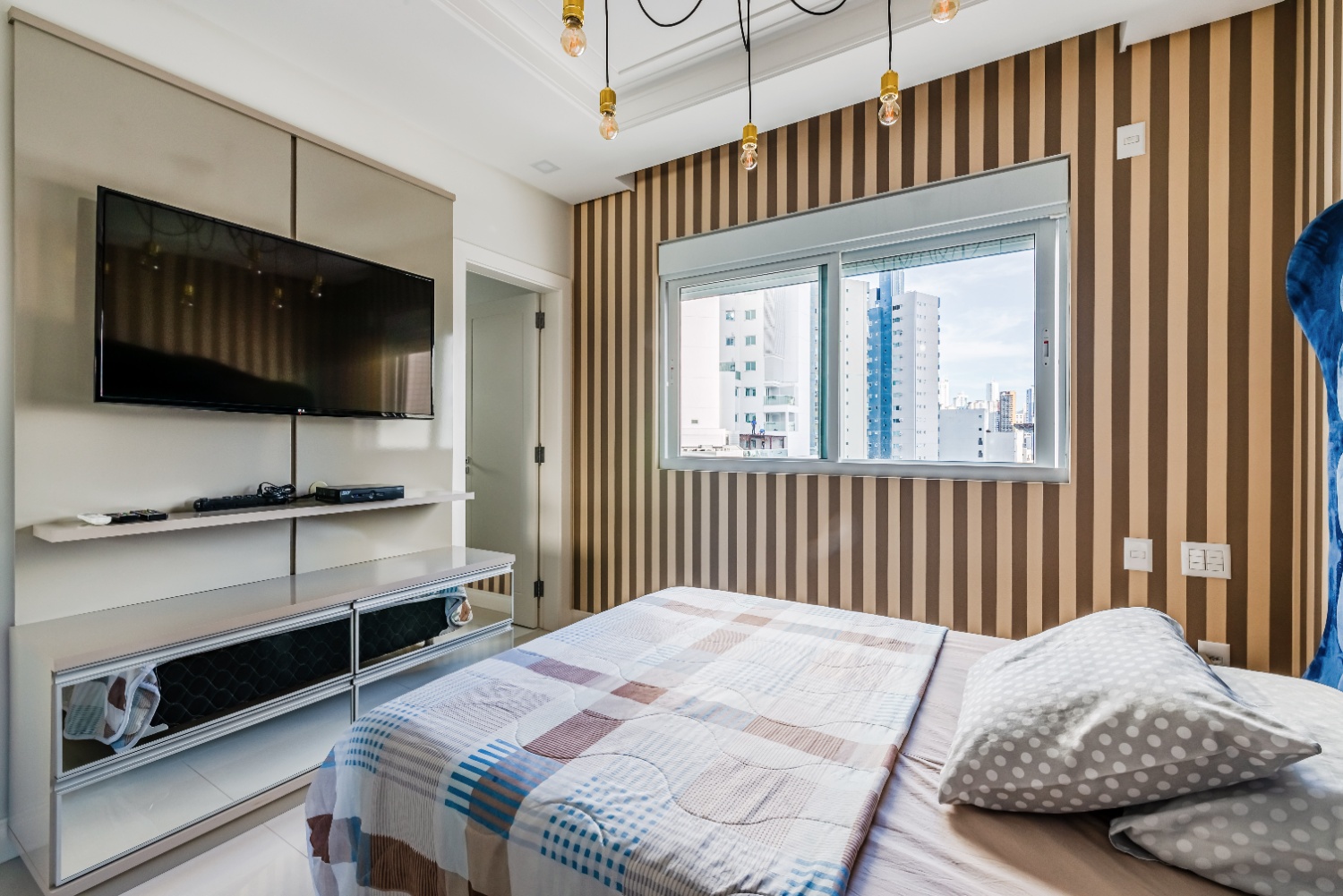 Apartamento no Ed. Solar Gonçalves em Balneário Camboriú - foto 10