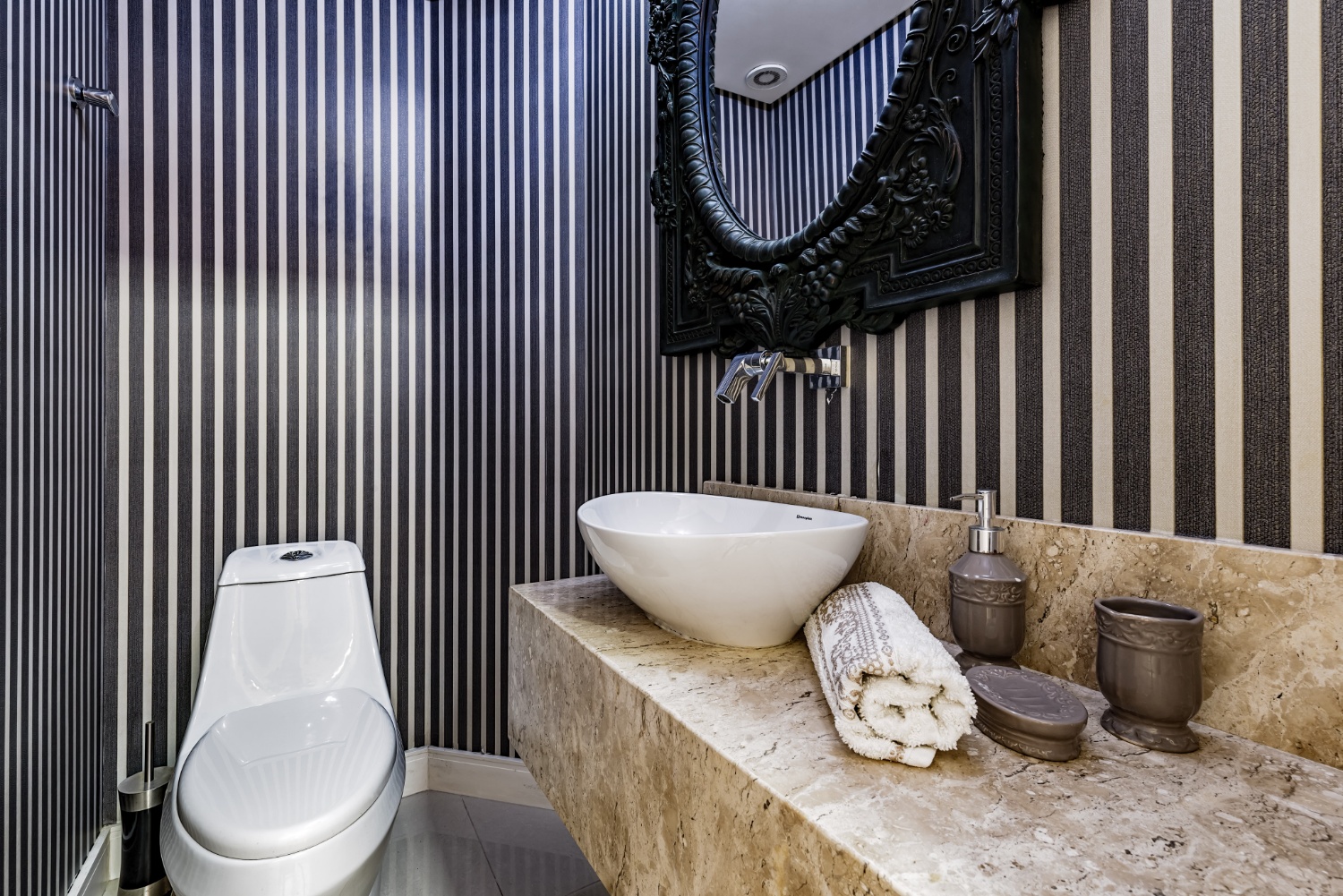 Apartamento no Ed. Solar Gonçalves em Balneário Camboriú - foto 19