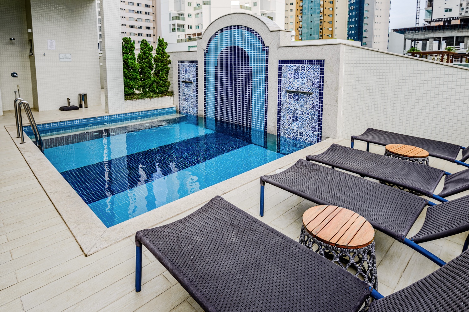 Apartamento no Ed. Solar Gonçalves em Balneário Camboriú - foto 25