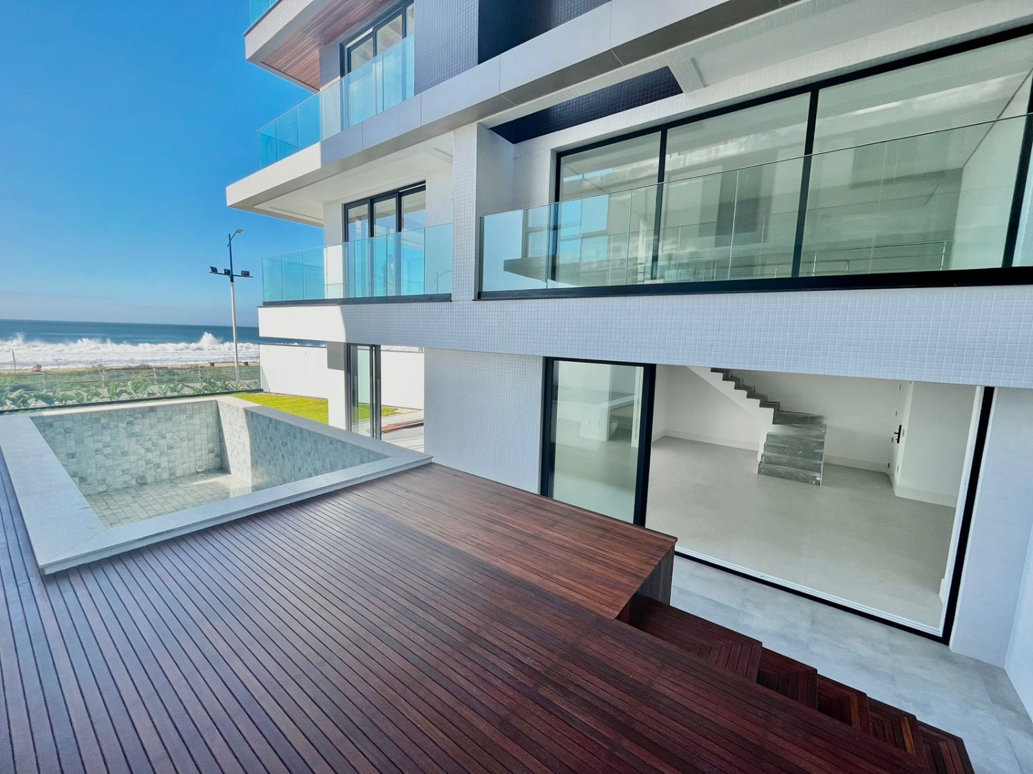 Apartamento Garden Frente Mar no Edifício Bay House na Praia Brava - foto 3