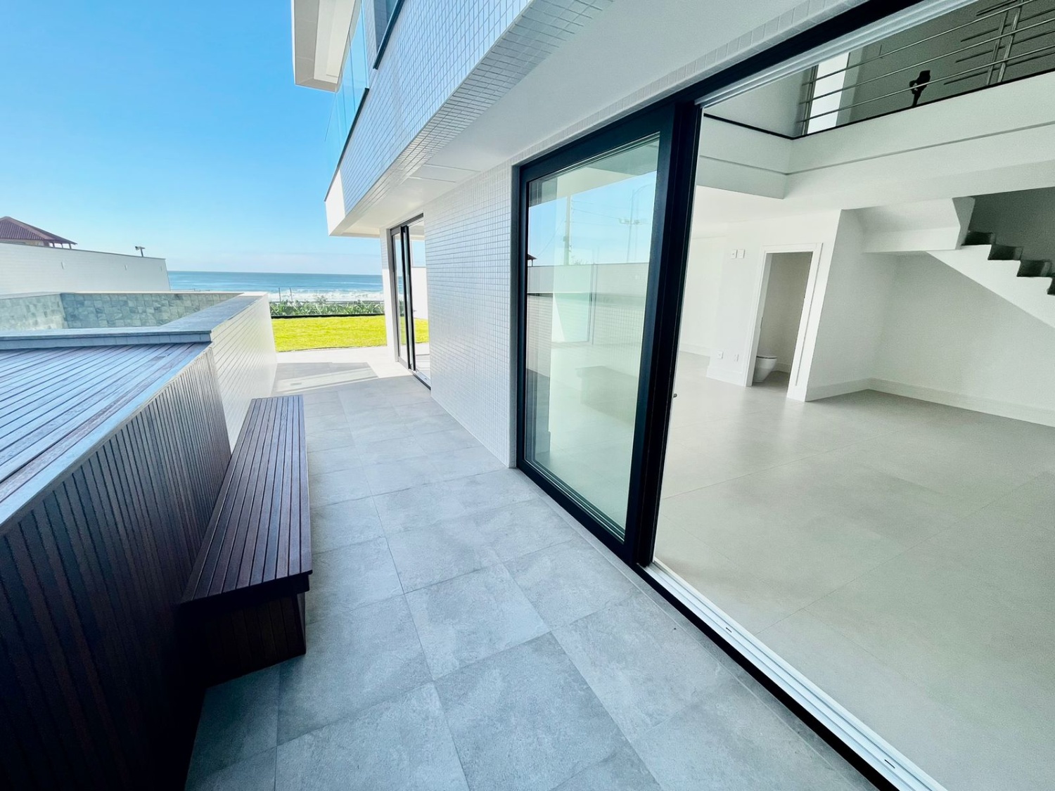 Apartamento Garden Frente Mar no Edifício Bay House na Praia Brava - foto 11
