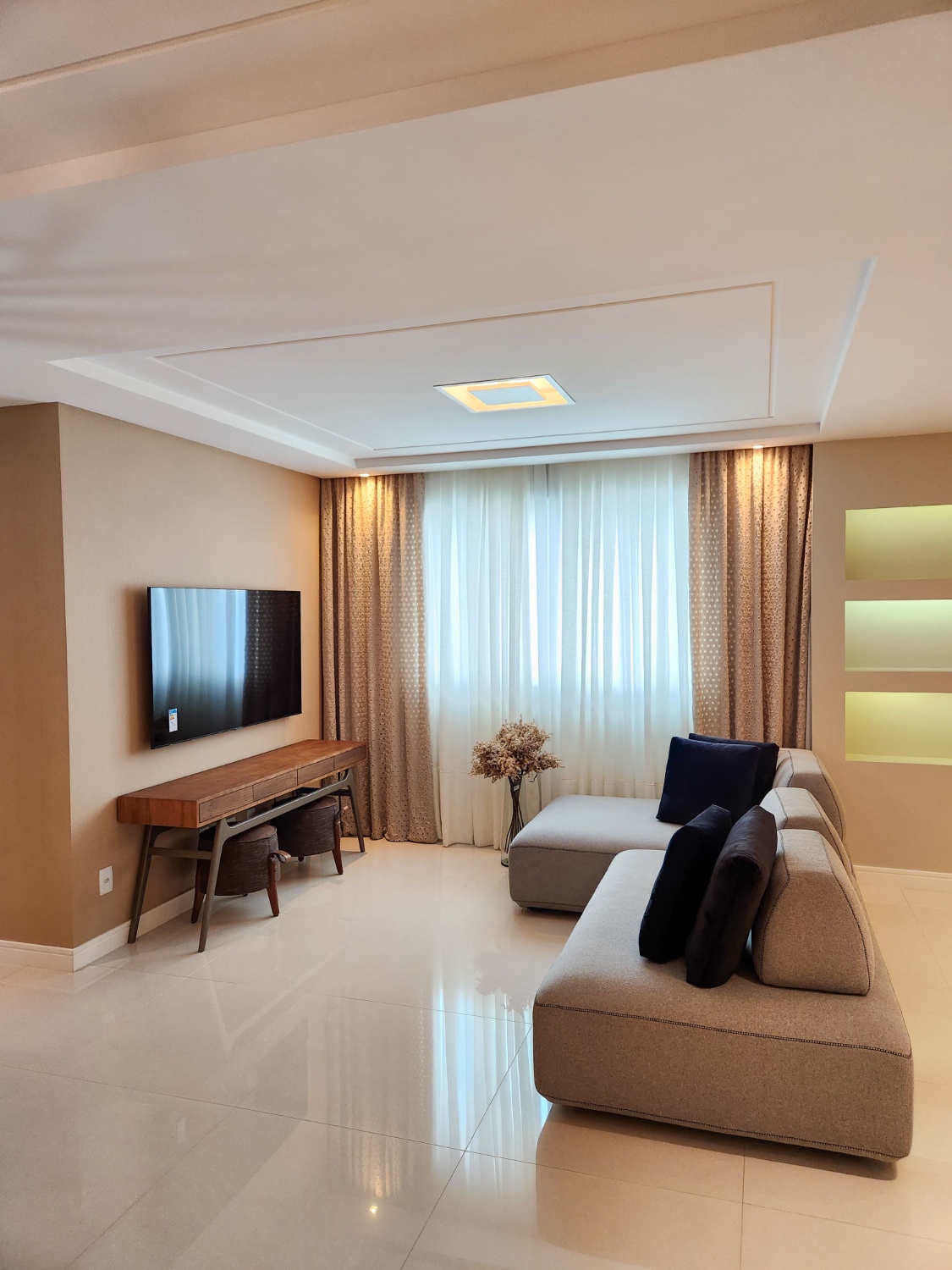 Apartamento no Ed. Torre Esmeralda no centro de Balneário Camboriú - foto 4
