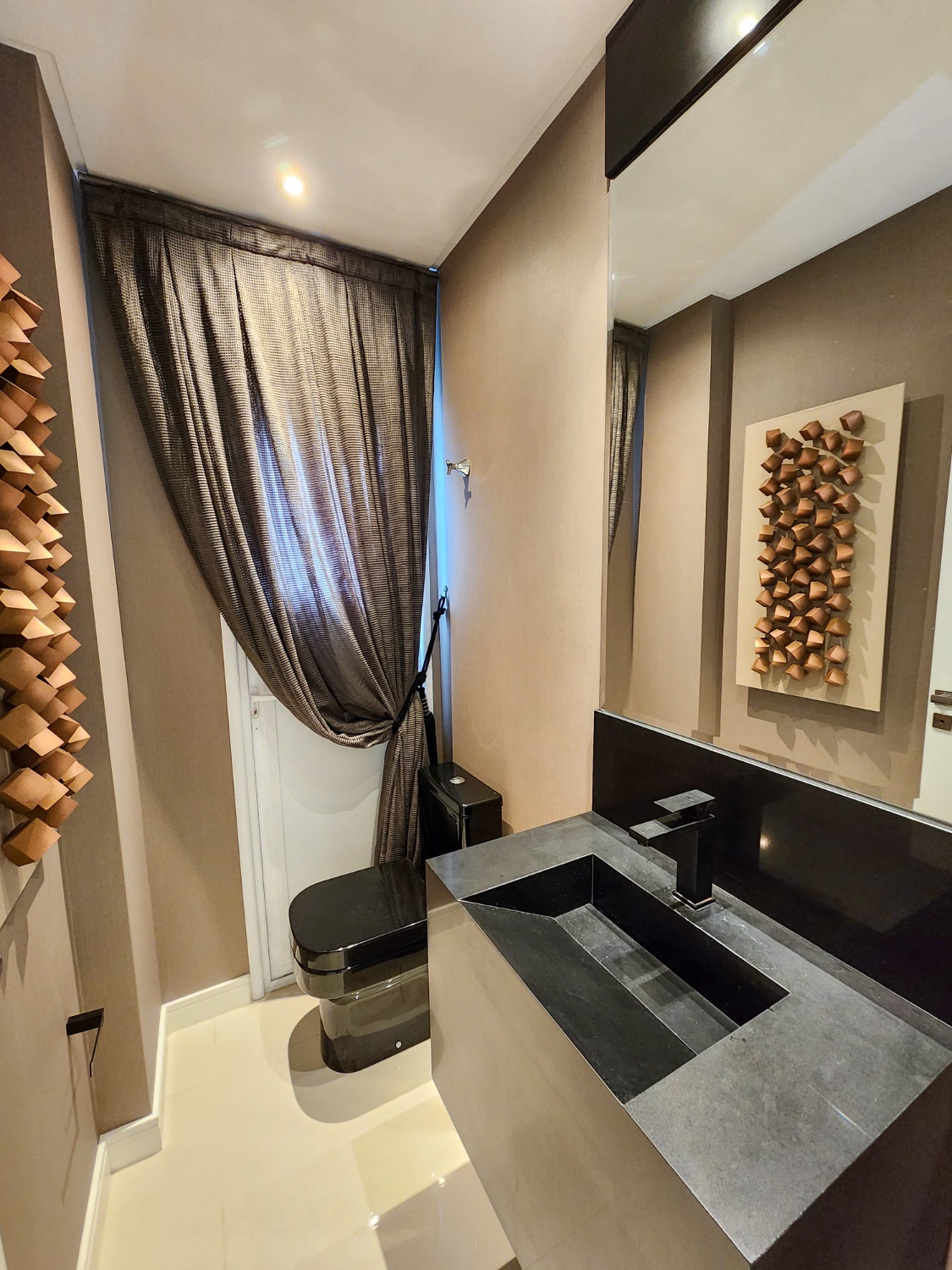 Apartamento no Ed. Torre Esmeralda no centro de Balneário Camboriú - foto 5