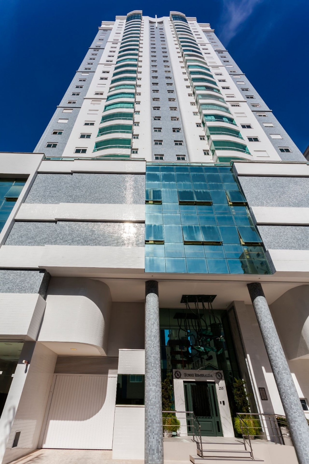 Apartamento no Ed. Torre Esmeralda no centro de Balneário Camboriú - foto 15