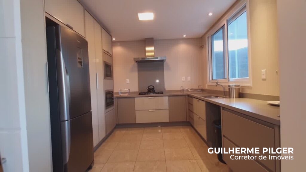 Mansão em Condomínio com Vista para o Mar na Região de Balneário Camboriú - foto 14