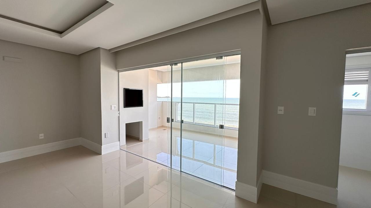 Apartamento no Ed. Château de Florence em Itapema