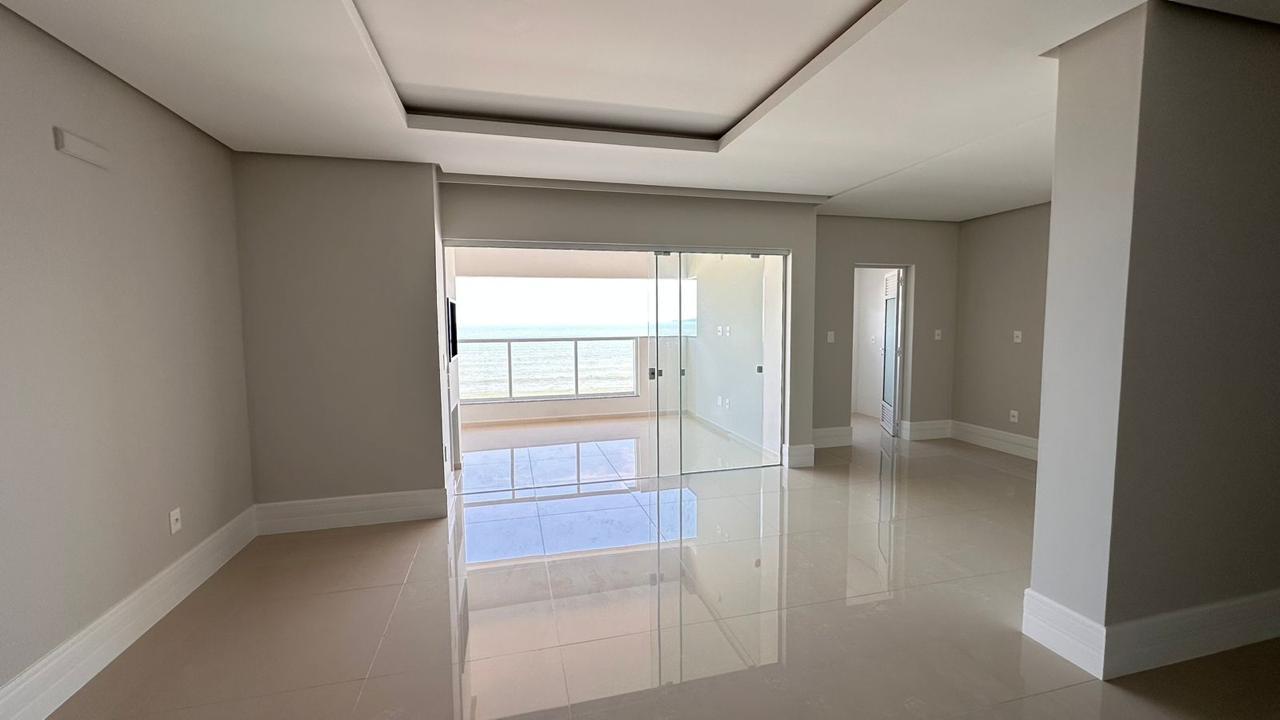 Apartamento no Ed. Château de Florence em Itapema