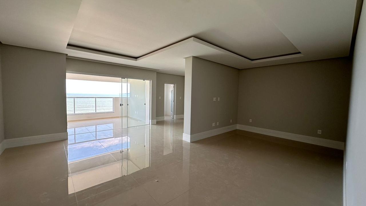 Apartamento no Ed. Château de Florence em Itapema