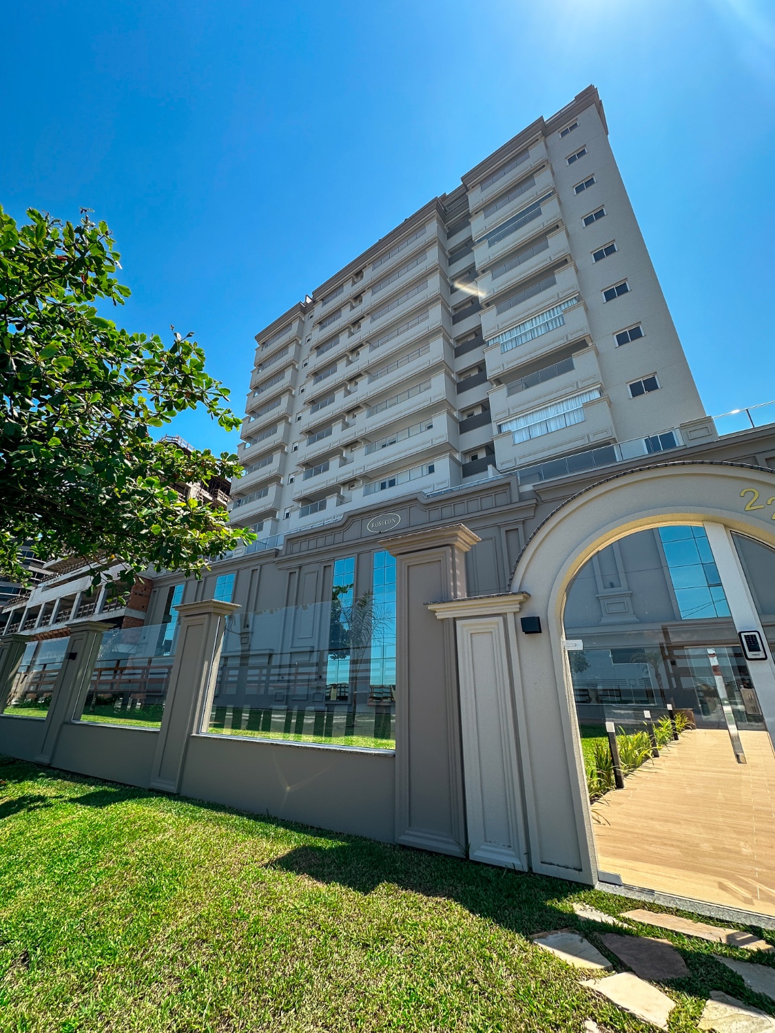 Apartamento no Ed. Château de Florence em Itapema - foto 10