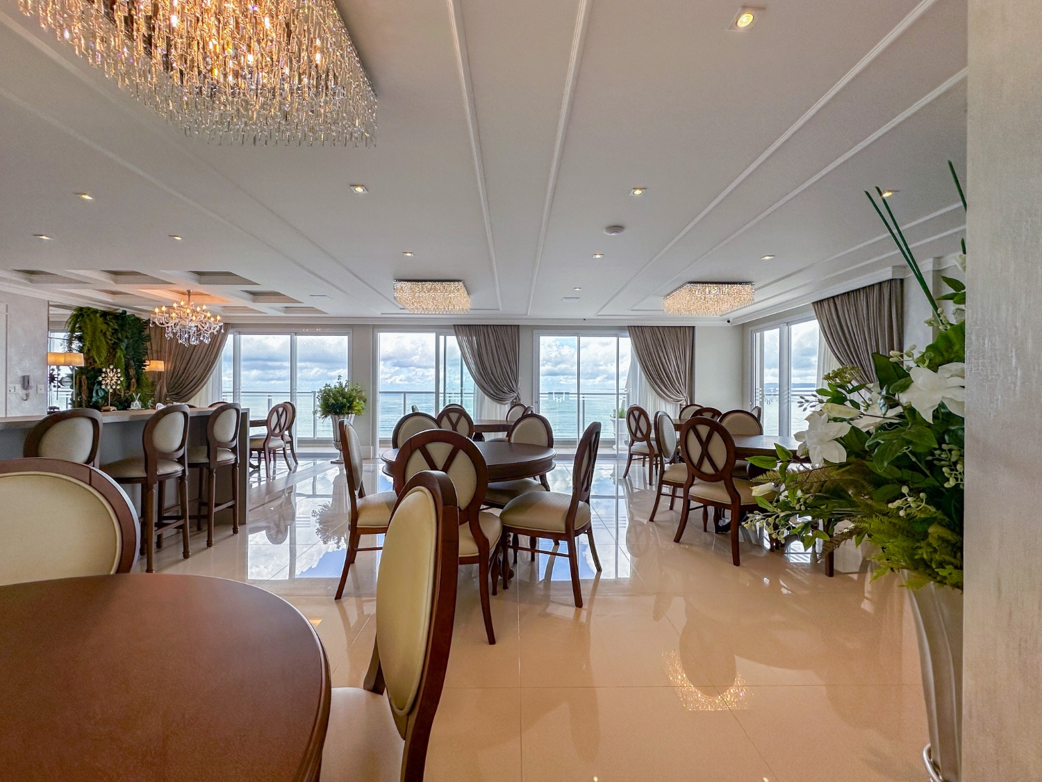 Apartamento no Ed. Château de Florence em Itapema - foto 20
