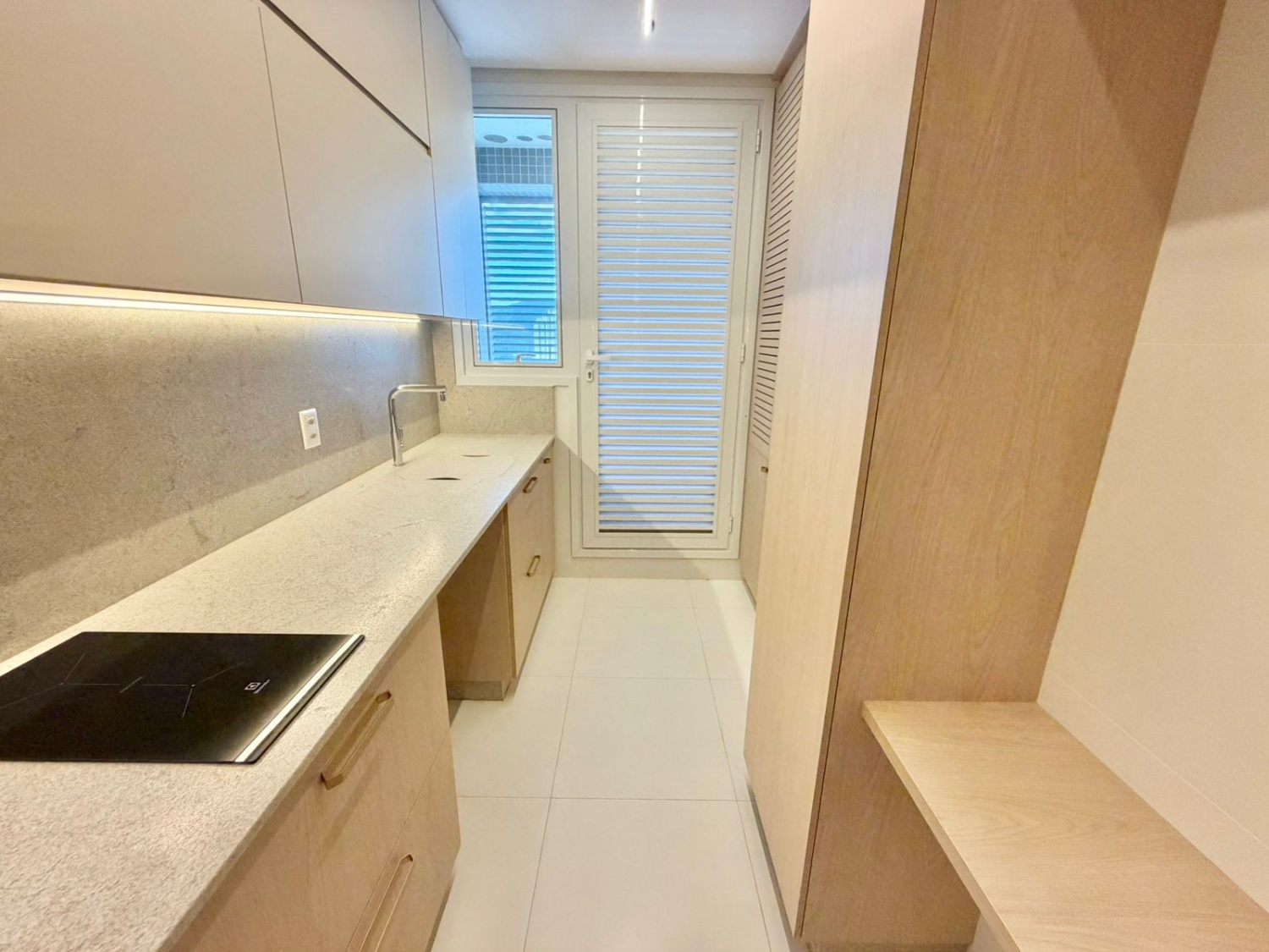 Apartamento no Ed. Aurora Exclusive Home em Balneário Camboriú - foto 8