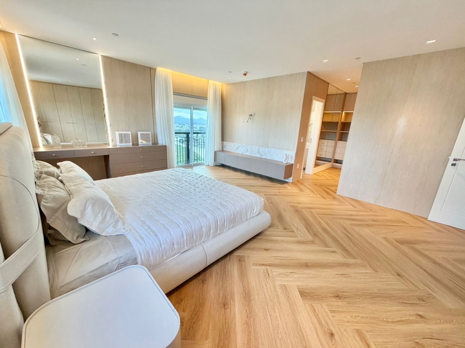 Apartamento no Ed. Aurora Exclusive Home em Balneário Camboriú - foto 12