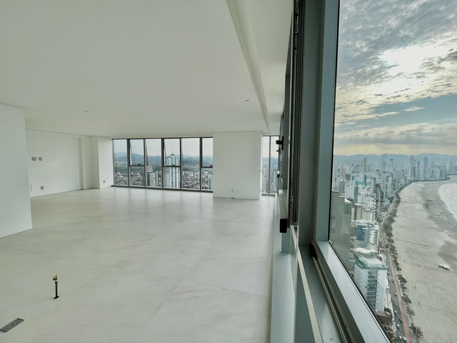 Apartamento no Ed. Copenhagen em Balneário Camboriú
