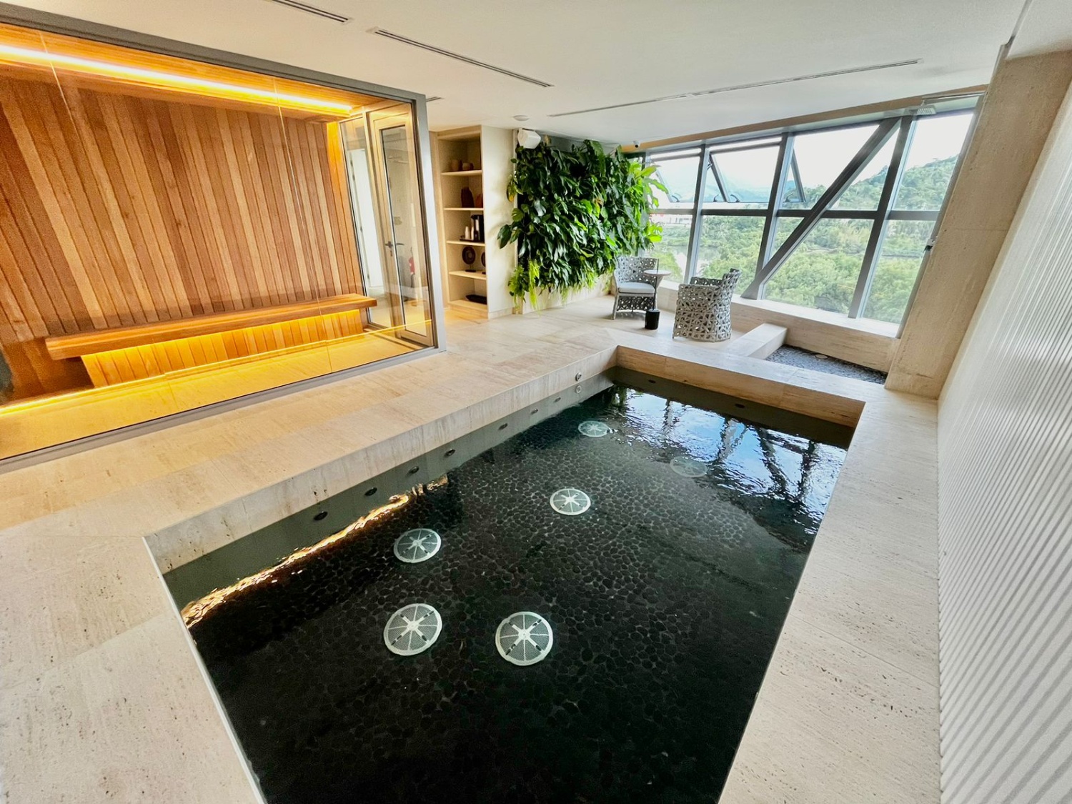 Apartamento no Ed. Copenhagen em Balneário Camboriú - foto 28