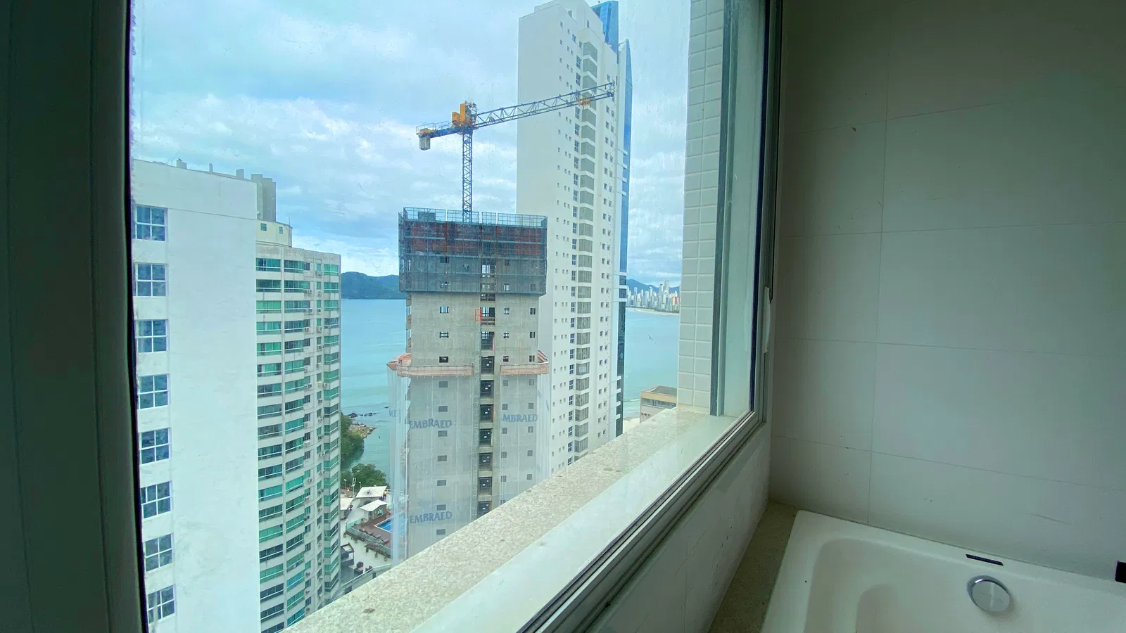 Apartamento no Ed. Barra Garden Residencial em Balneário Camboriú - foto 4