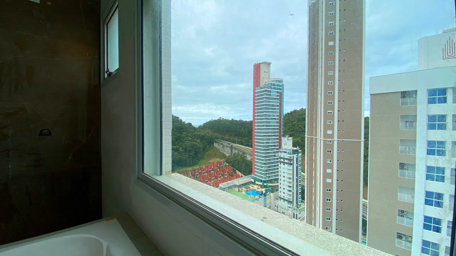 Apartamento no Ed. Barra Garden Residencial em Balneário Camboriú - foto 5