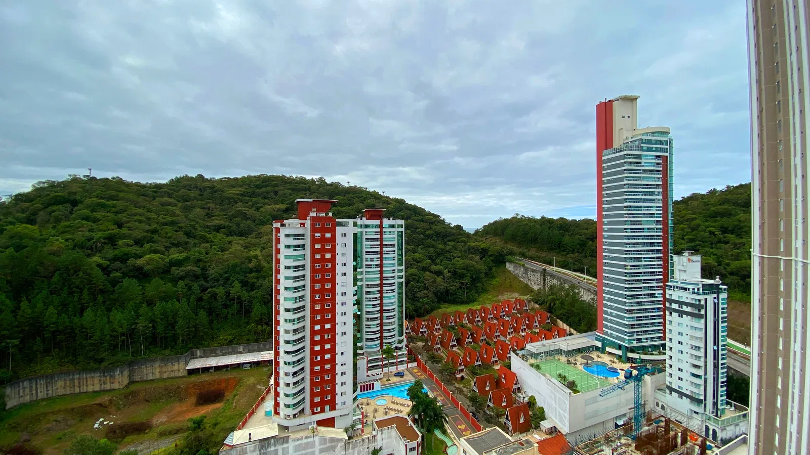 Apartamento no Ed. Barra Garden Residencial em Balneário Camboriú - foto 6