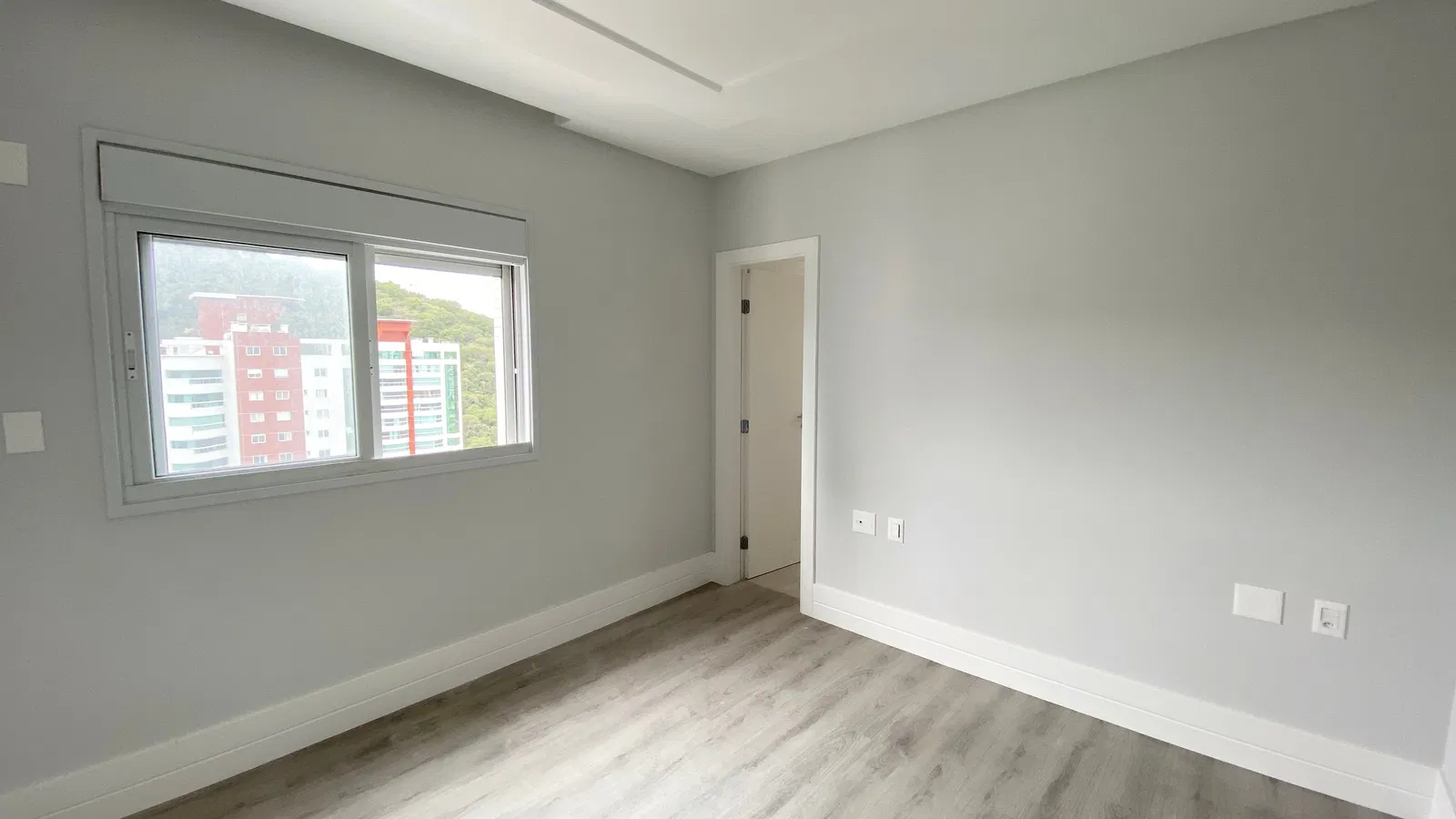 Apartamento no Ed. Barra Garden Residencial em Balneário Camboriú - foto 12