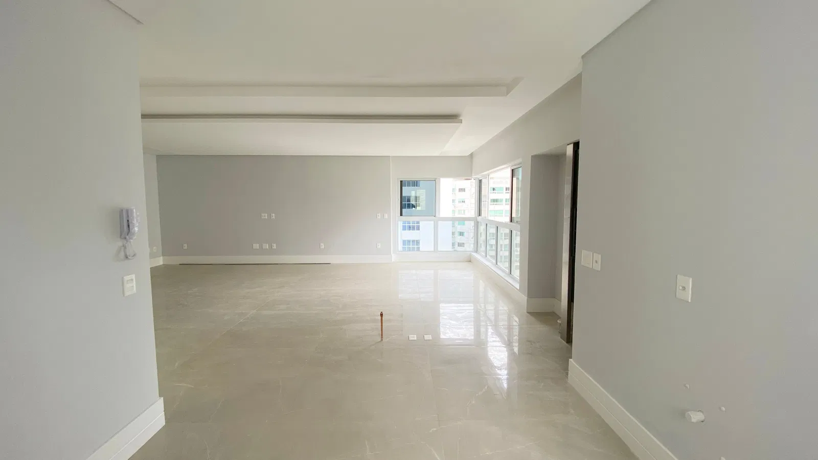Apartamento no Ed. Barra Garden Residencial em Balneário Camboriú - foto 19