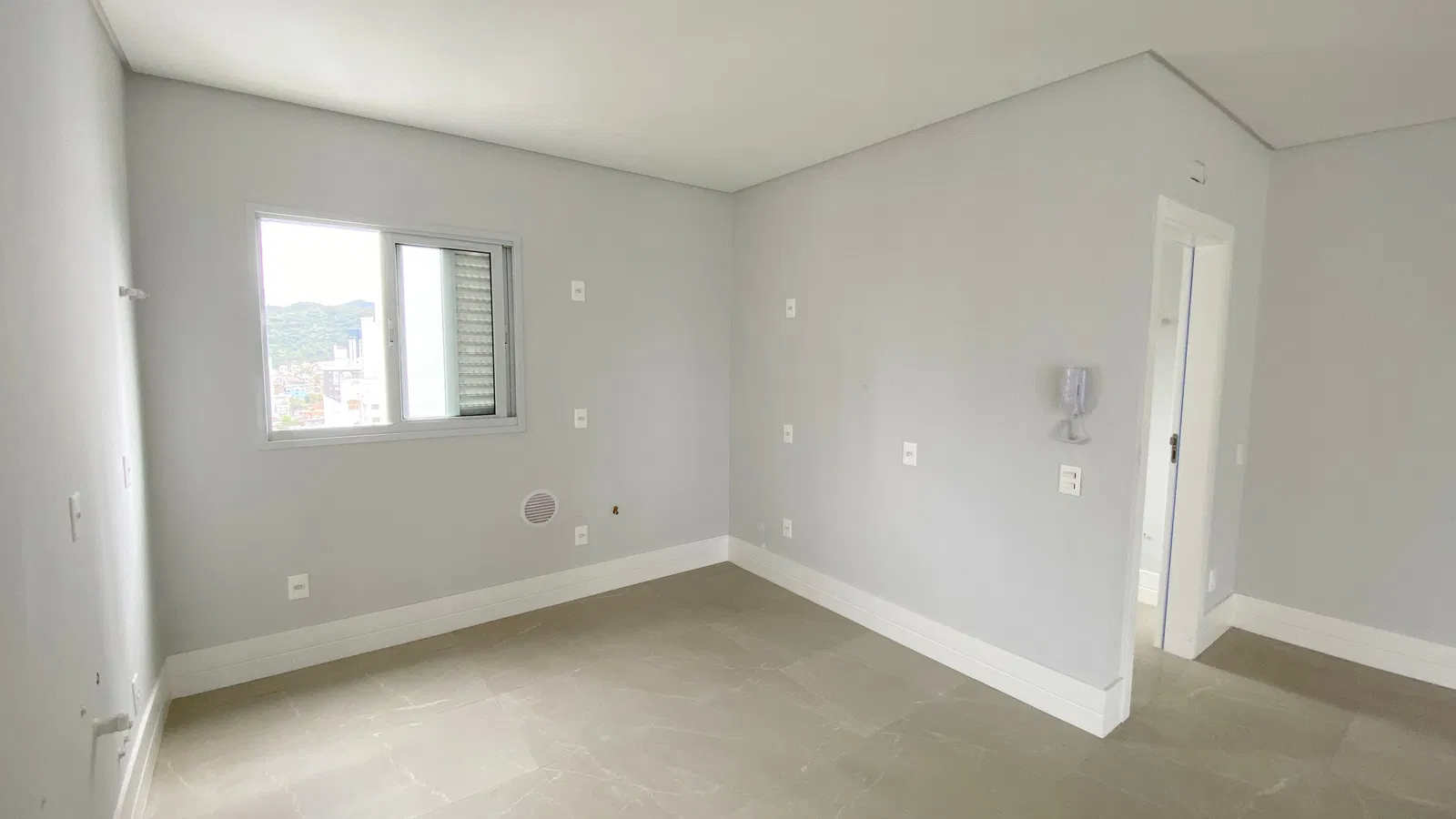 Apartamento no Ed. Barra Garden Residencial em Balneário Camboriú - foto 20