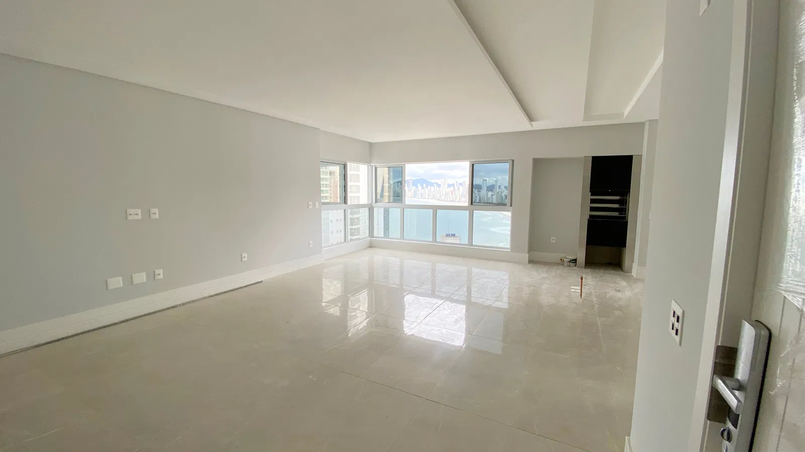 Apartamento no Ed. Barra Garden Residencial em Balneário Camboriú - foto 24