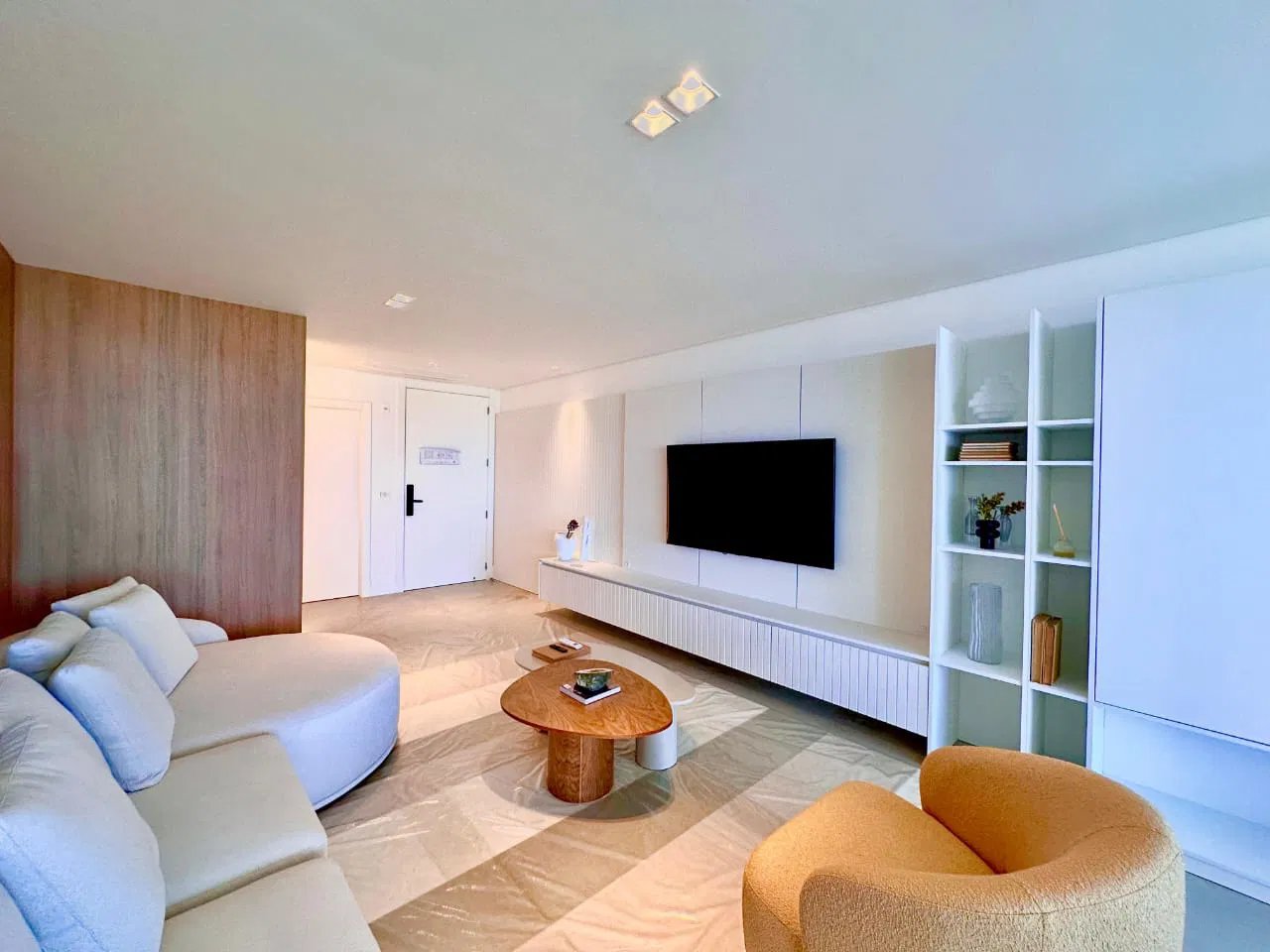 Apartamento no Ed. Le Blanc na Praia Brava - foto 6
